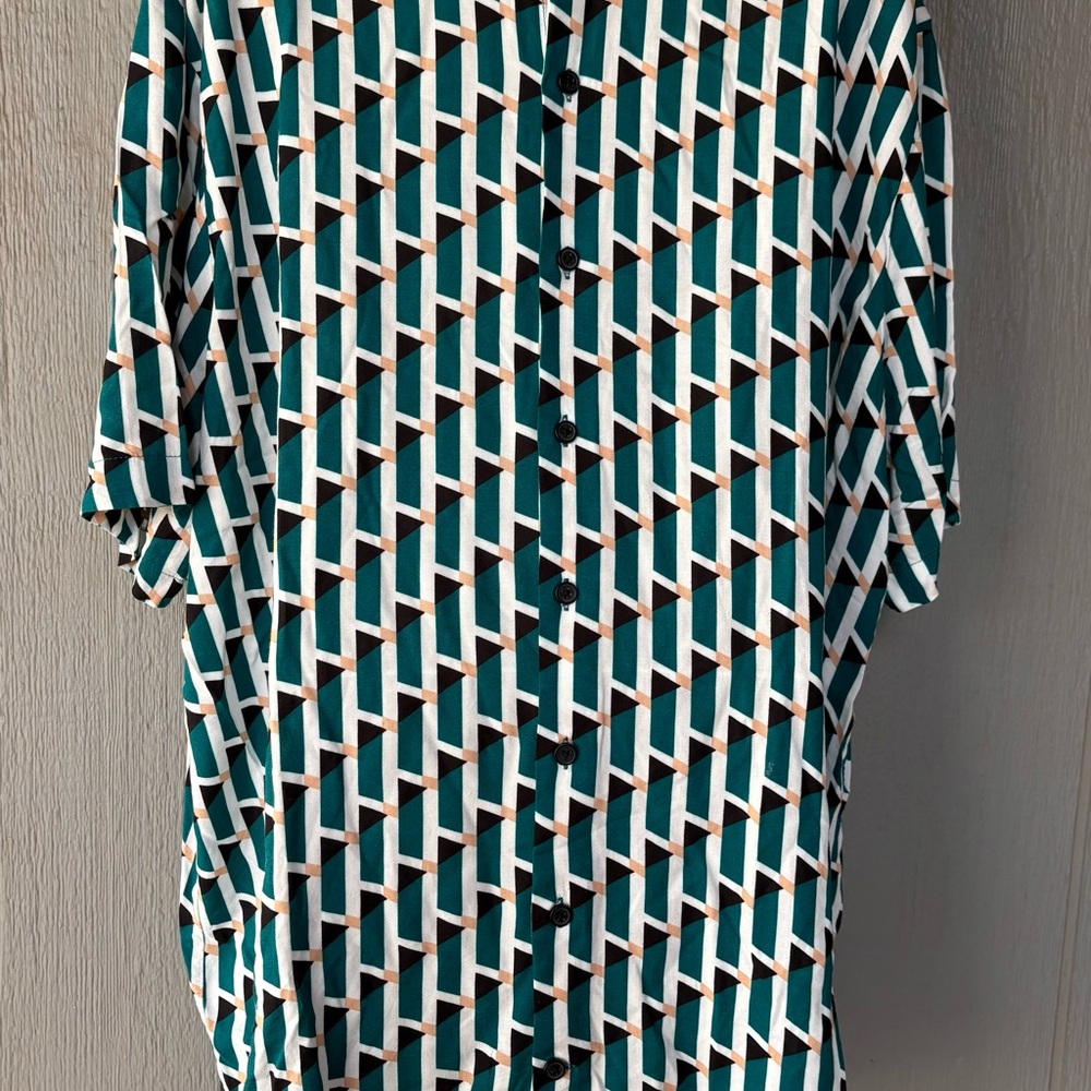 Shaquille O’Neal 2XLT Men’s Short Sleeve Button Up Multicolor Shirt.